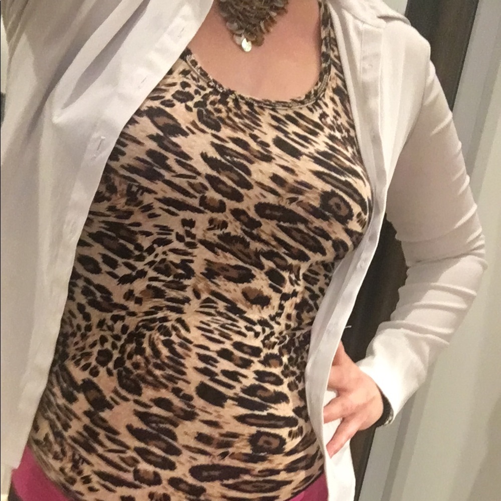 Comfy sleeveless animal print top - Picture 5 of 8